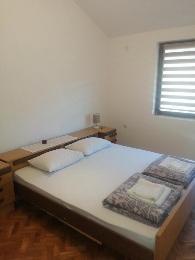 Domacinstvo Trifunovic Apartment Pretresnja ภายนอก รูปภาพ